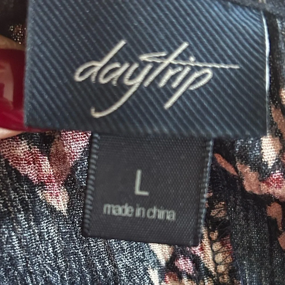 Daytrip Navy Crinkle Henley Flowy Tunic Tank Top - Picture 11 of 14